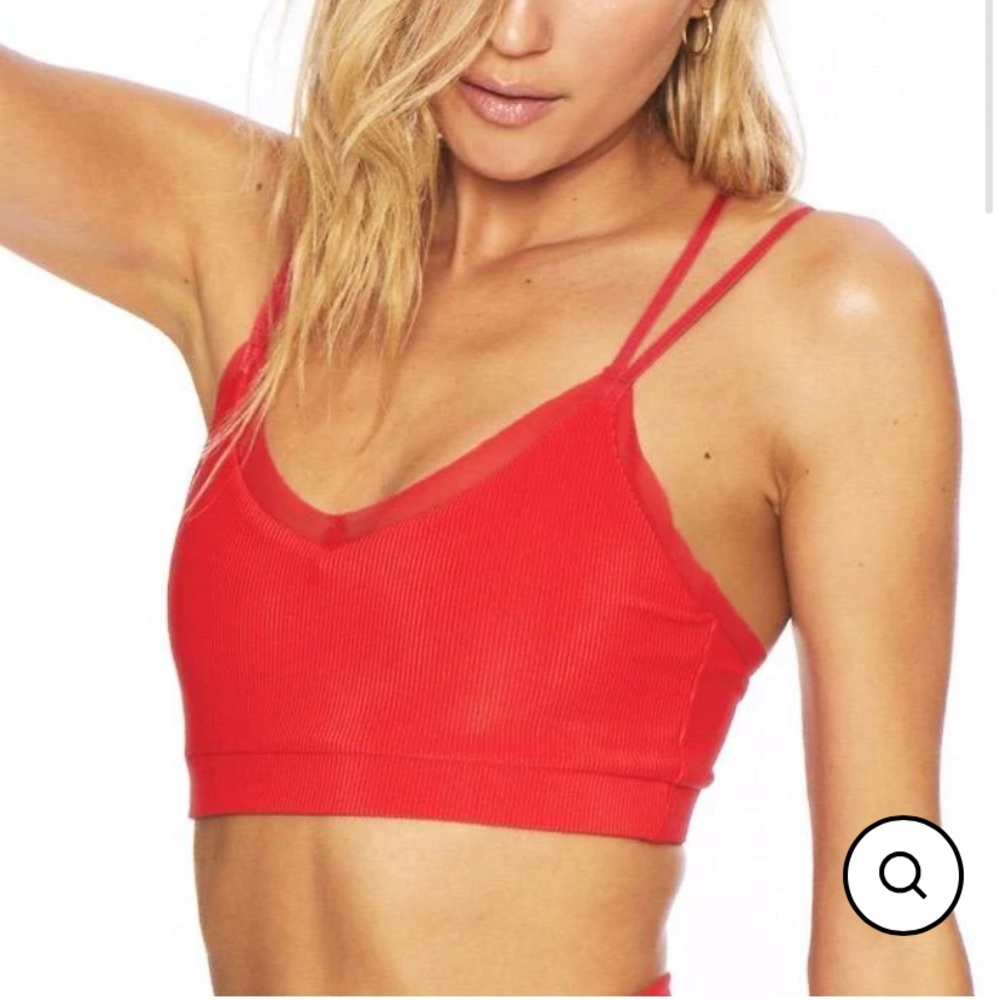 brand new beach riot aria top